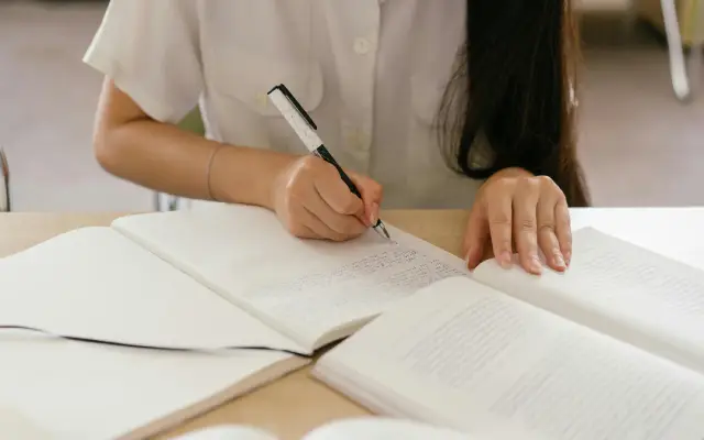 Teks Descriptive: Pengertian, Tujuan, dan Cara Membuatnya